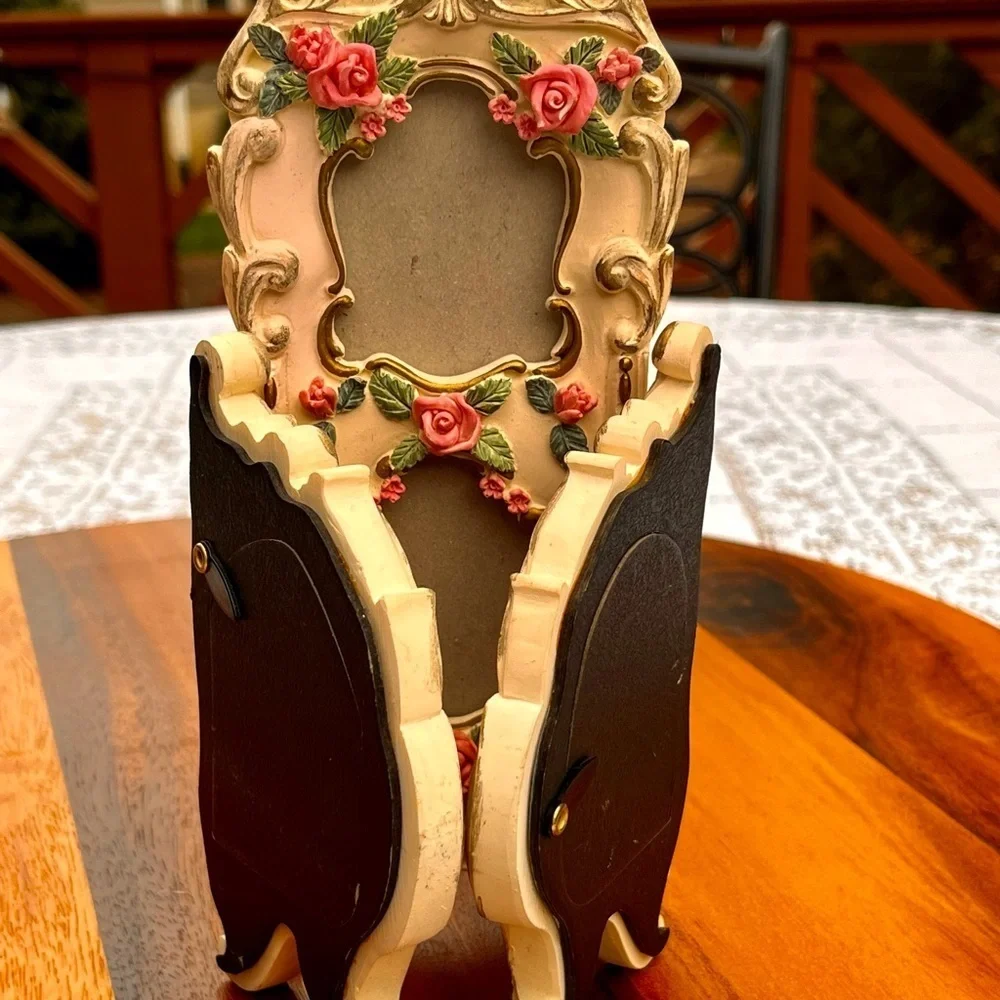 Vintage 3 D folding  Victorian style with roses pictures frame